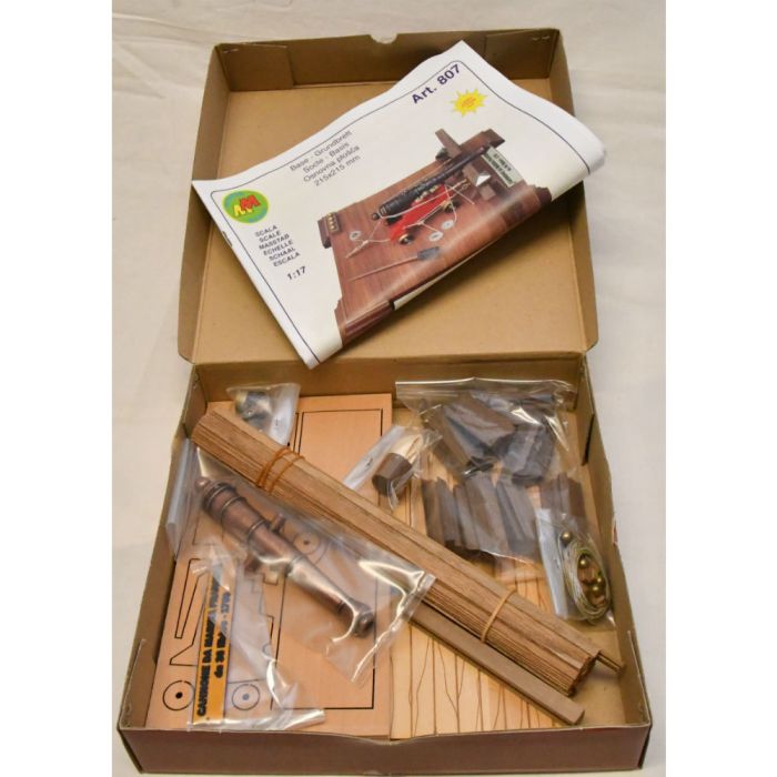 French 36lb Naval Gun c1750 Mantua Wood Construction Kit 1:17 Scale, Base 215x215mm