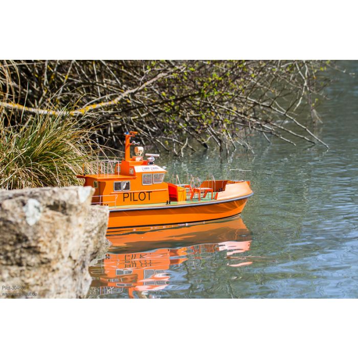 Aero-Naut Radio Control 20 Metre Pilot Boat 1:25 Scale Kit