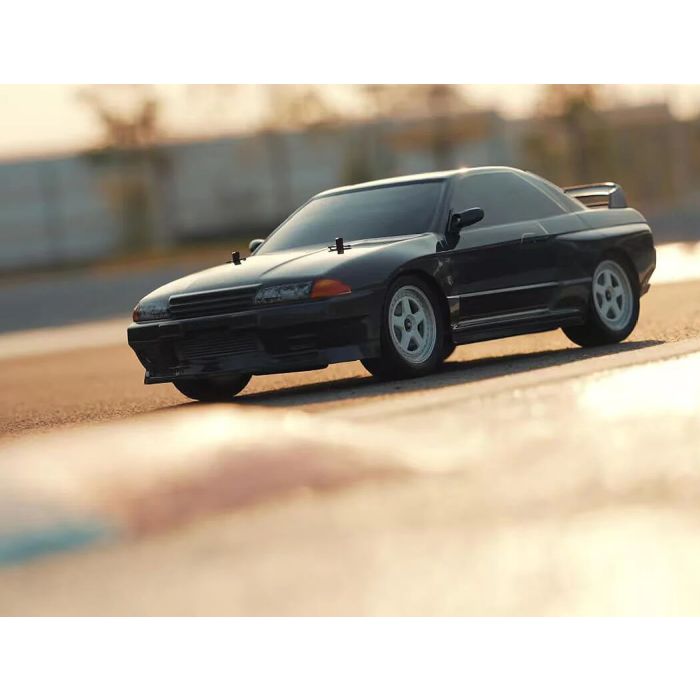 Carisma 1:8 M48S Nissan Skyline GT-R R32 Godzilla Brushless RTR RC Car