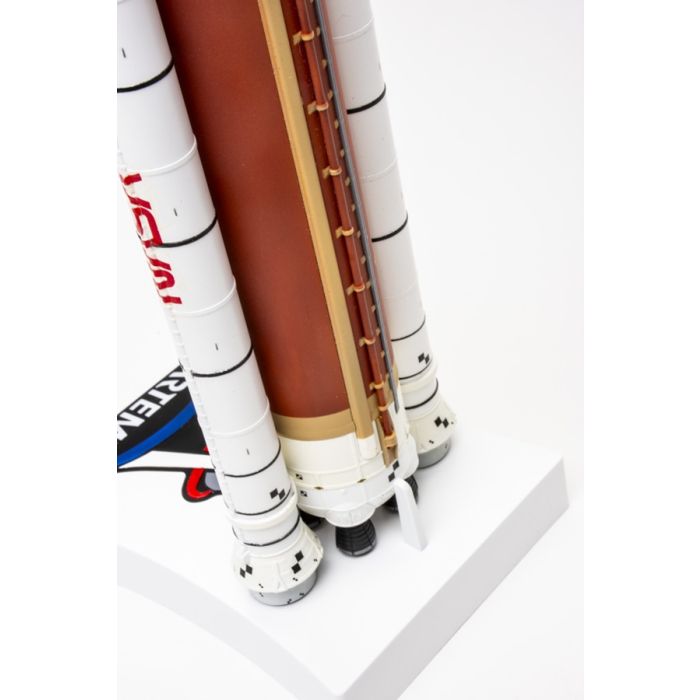 AMT 1:200 NASA Artemis-1 Space Rocket Plastic Model Kit
