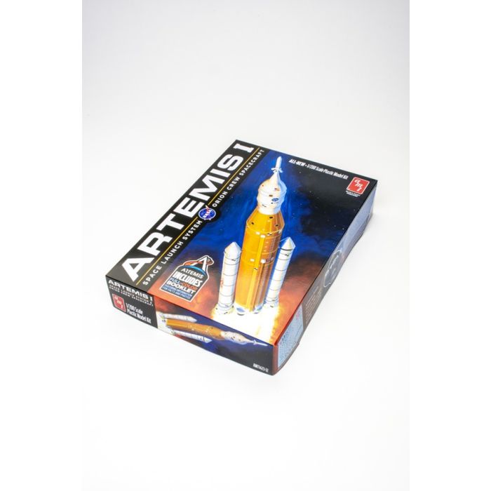 AMT 1:200 NASA Artemis-1 Space Rocket Plastic Model Kit
