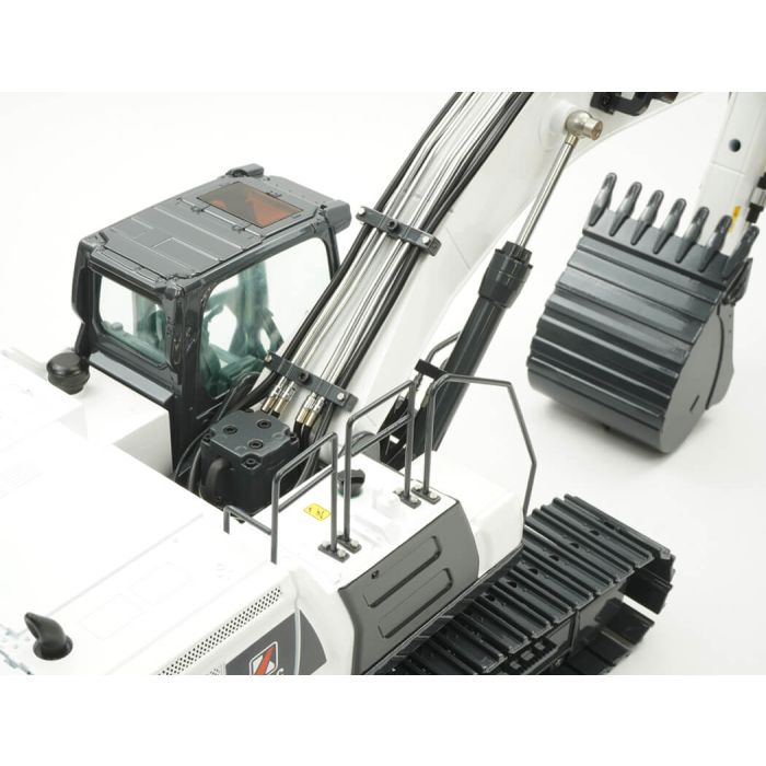 Huina 1:16 K961 Kabolite Hydraulic RC RTR Excavator w/Tool Attachments