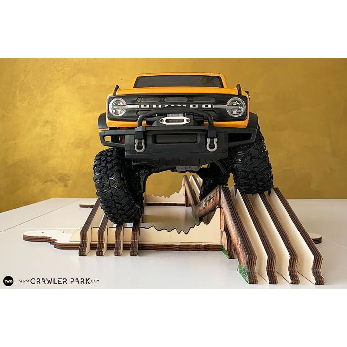 Crawler Park Axes Crossing Obstacle 1/10 Crawler Circuit