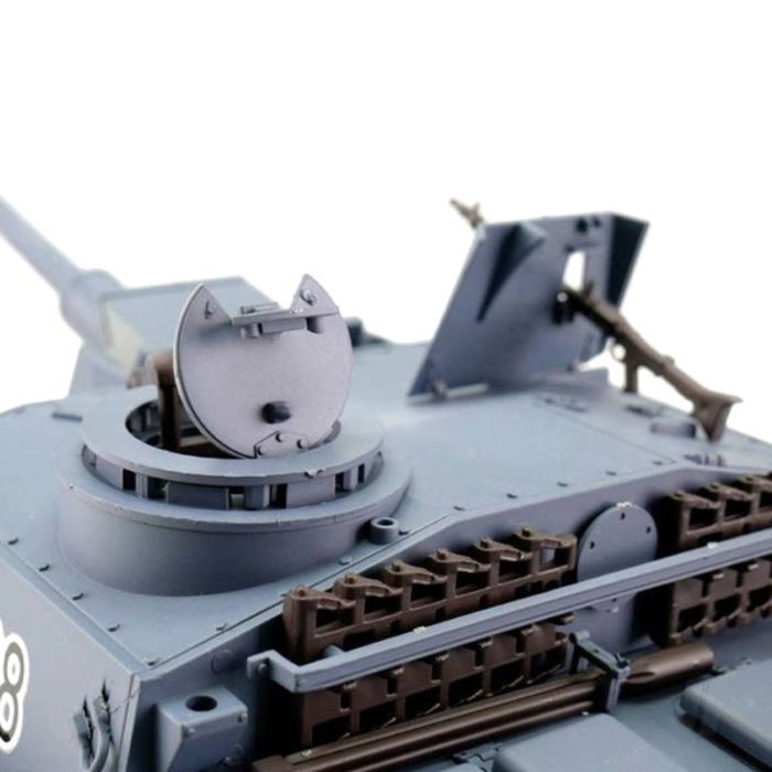 Henglong 1:16 German Stug III RC Tank - Shoots, smokes and sounds!