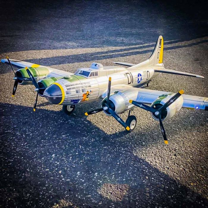 Master Airscrew 17x9 3-Blade Propeller Reverse/Pusher