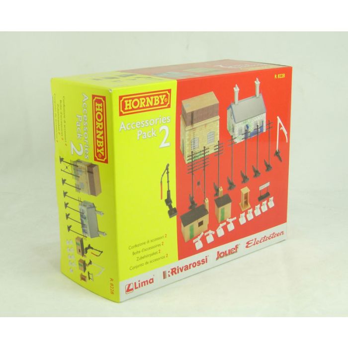 Hornby R8228 TrakMat Accessories Pack 2 Railway Cottage & Water Tower -00 Gauge